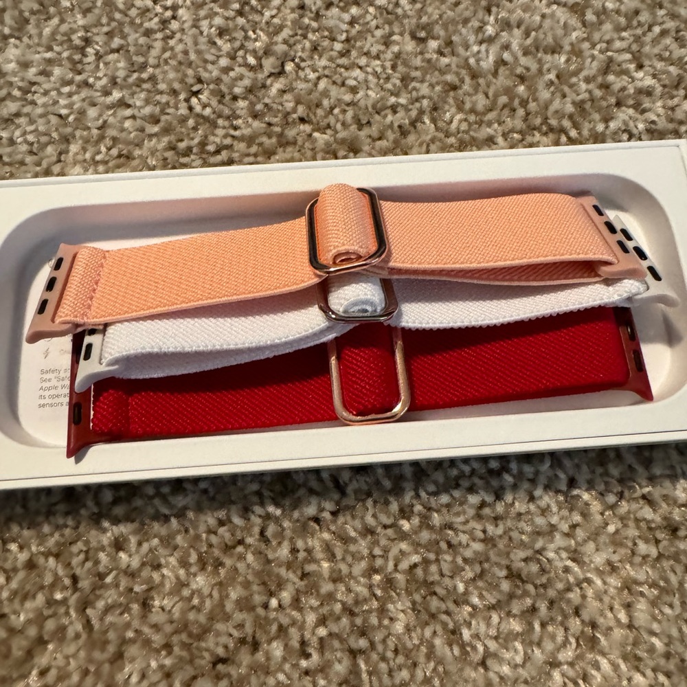 Excellent condition APPLE WATCH - Picture 3 of 3